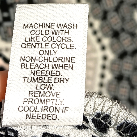 Cato EUC Women's HiLo Blouse, Size Large, Sleeve Split, Lightweight - Picture 10 of 11